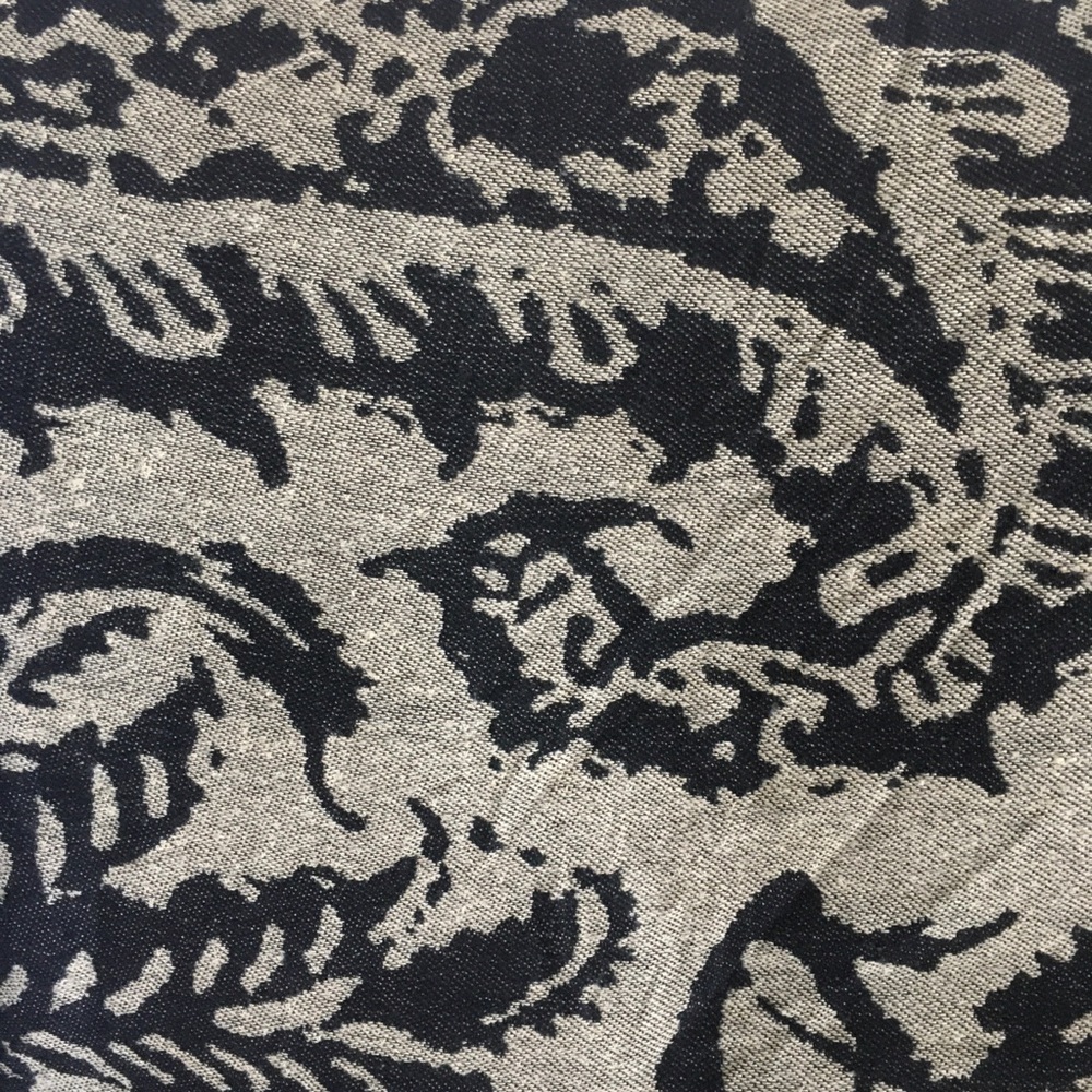 Large Shawl/Wrap - Picture 3 of 4
